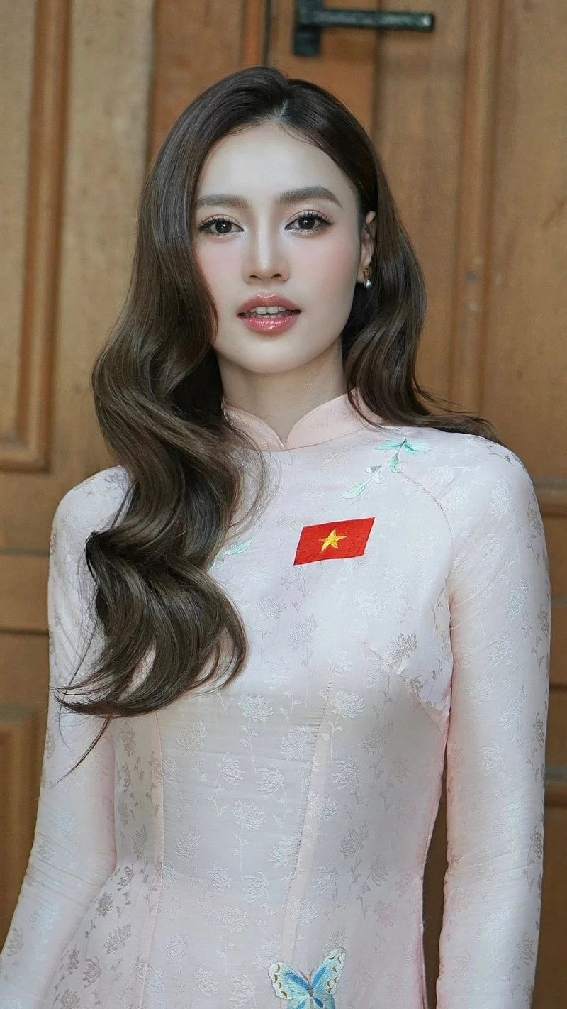Ảnh Ninh Dương Lan Ngọc Thời Trang Với Những Khoảnh Khắc Đáng Nhớ Ảnh Ninh Dương Lan Ngọc Thời Trang Với Những Khoảnh Khắc Đáng Nhớ