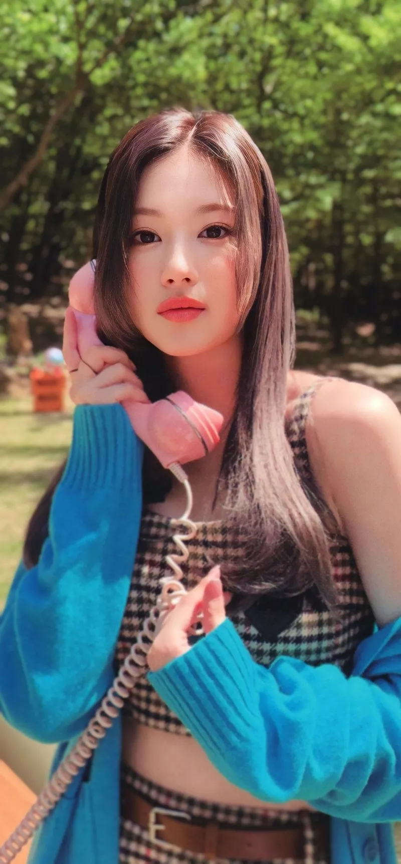 Ảnh Sana (TWICE) Với Phong Thái Thanh Lịch Trước Ống Kính