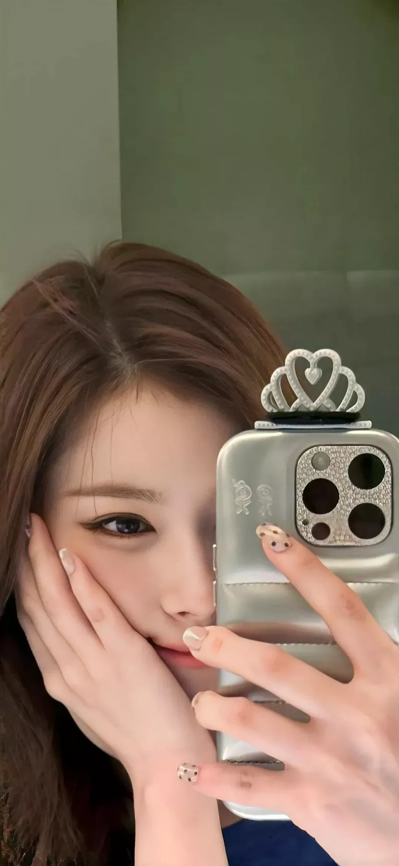 Ảnh Sana (TWICE) Với Tạo Hình Trẻ Trung Và Đầy Sức Sống