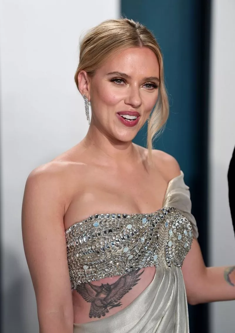 Ảnh Scarlett Johansson Trong Trang Phục Dạ Hội Thanh Lịch Ảnh Scarlett Johansson Trong Trang Phục Dạ Hội Thanh Lịch
