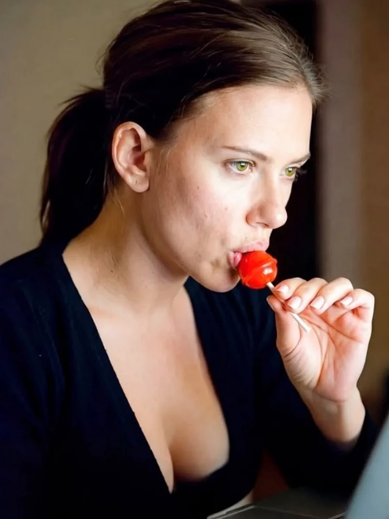 Ảnh Scarlett Johansson Xuất Hiện Trong Một Sự Kiện Lớn Ảnh Scarlett Johansson Xuất Hiện Trong Một Sự Kiện Lớn