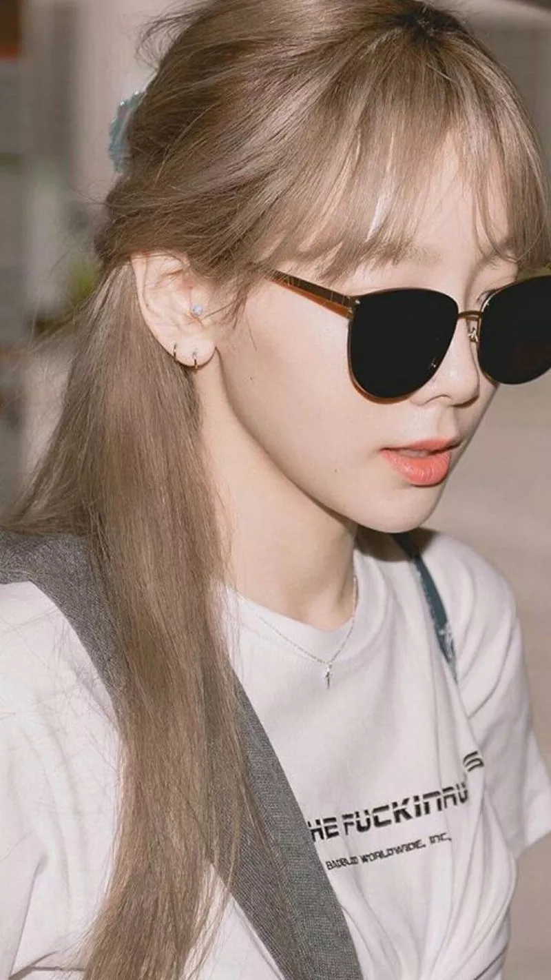 Ảnh Taeyeon Trong Phong Cách Thời Trang Tối Giản