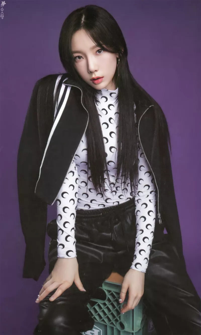 Ảnh Taeyeon Với Mái Tóc Dài Và Nét Đẹp Nữ Tính