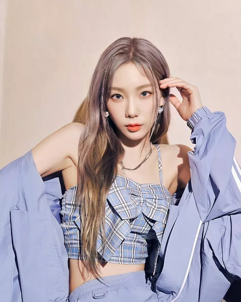 Ảnh Taeyeon Với Phong Cách Kpop Hiện Đại Và Thời Thượng