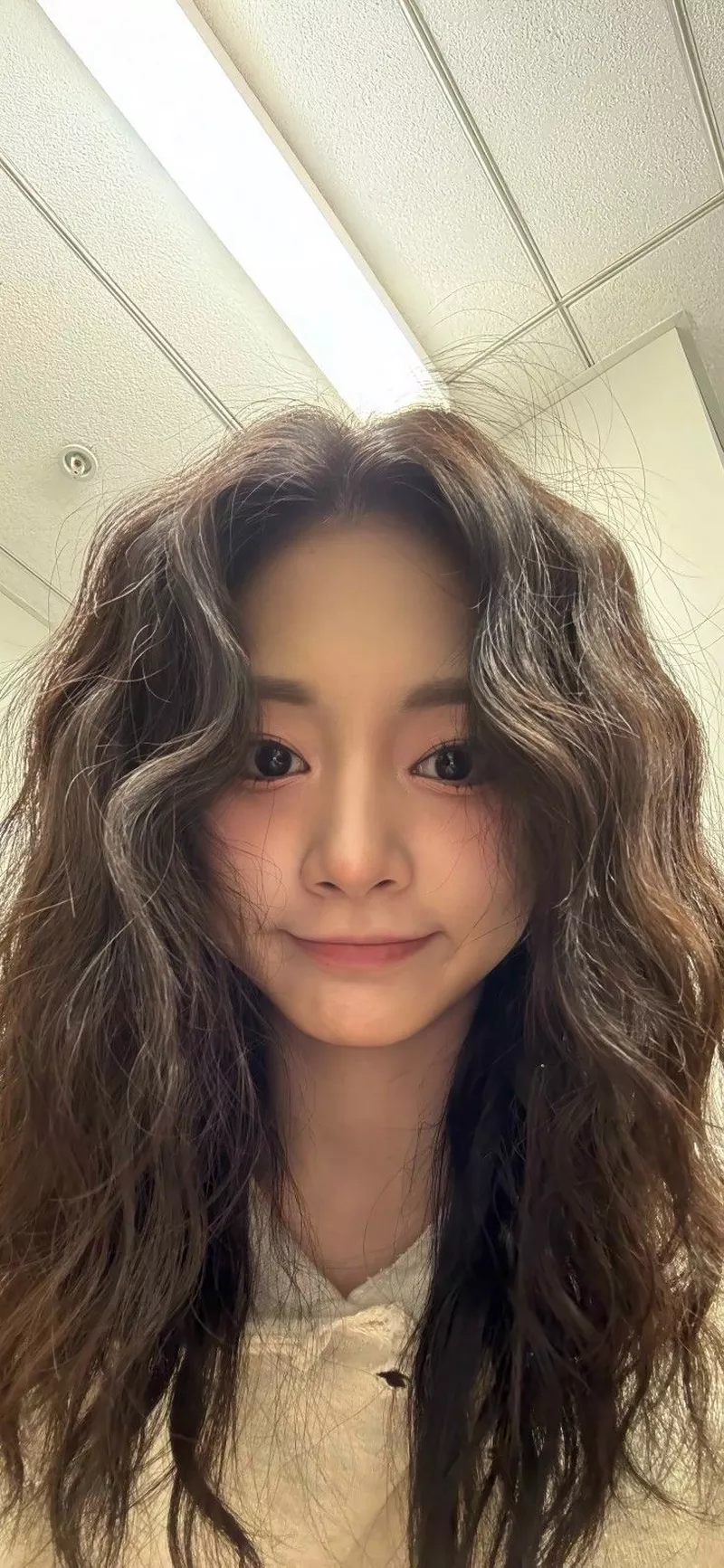 Ảnh Tzuyu (TWICE) Với Trang Phục Đen Cá Tính Và Sang Trọng