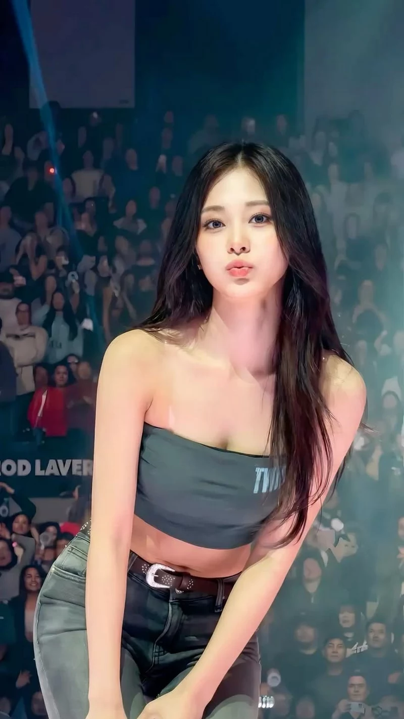 Ảnh Tzuyu (TWICE) Với Vẻ Đẹp Dịu Dàng Và Nét Mặt Thanh Tú