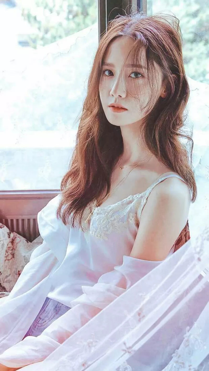 Ảnh Yoona Trong Bộ Ảnh Mang Phong Cách Nghệ Thuật