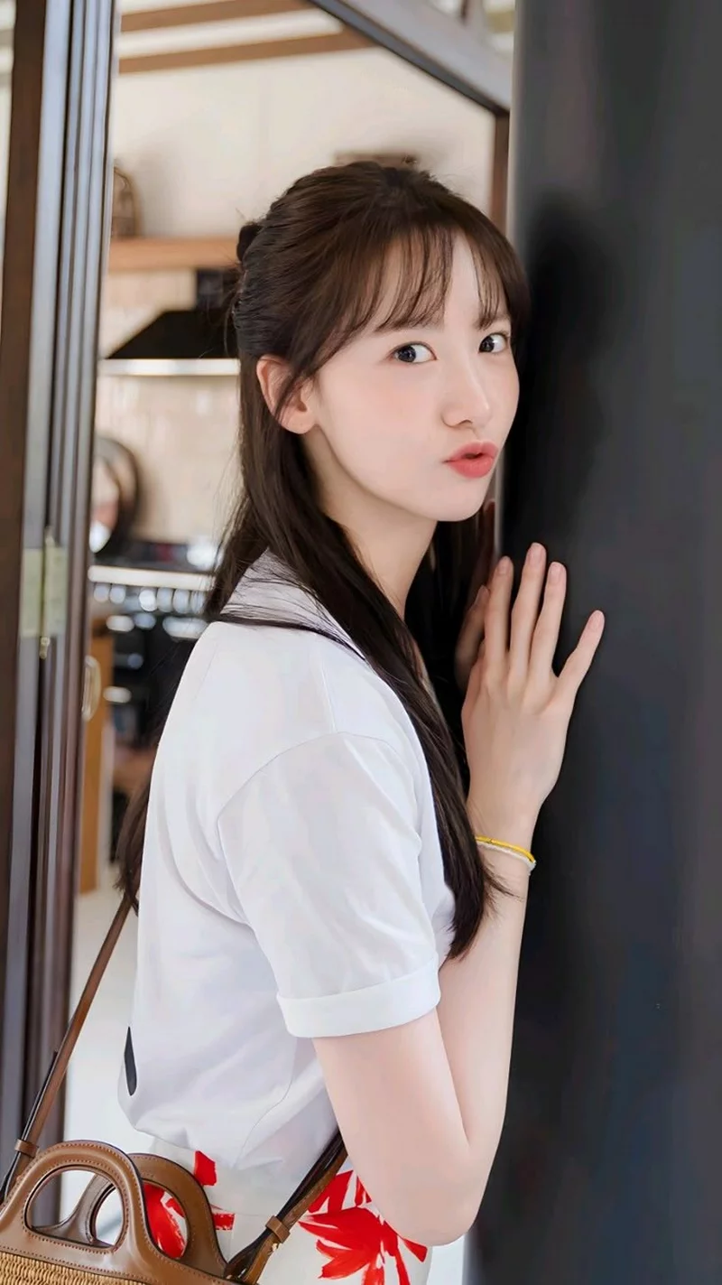 Ảnh Yoona Trong Khoảnh Khắc Biểu Diễn Đầy Năng Lượng