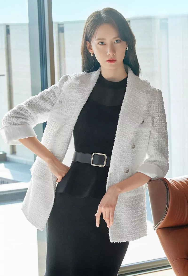 Ảnh Yoona Trong Tạo Hình Nữ Tính Đầy Cuốn Hút