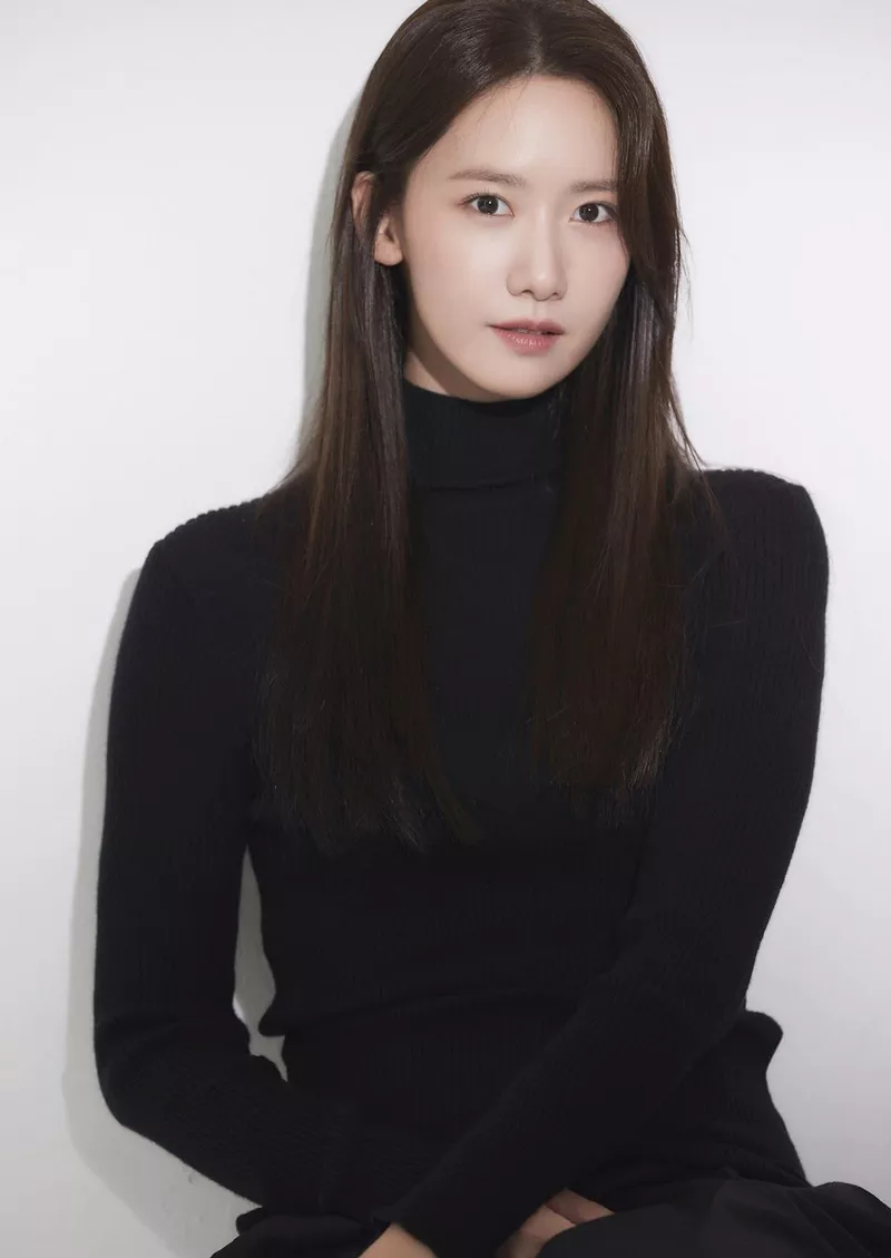 Ảnh Yoona Với Mái Tóc Dài Đầy Nữ Tính