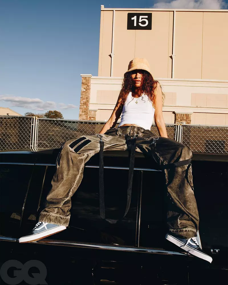 Ảnh Zendaya Nổi Bật Với Vẻ Đẹp Hiện Đại Và Cá Tính