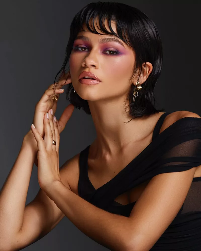 Ảnh Zendaya Với Vẻ Đẹp Quyến Rũ Và Thần Thái Đầy Tự Tin