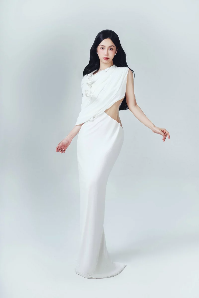 Ảnh Jun Vũ khoe nụ cười rạng rỡ trước ống kính