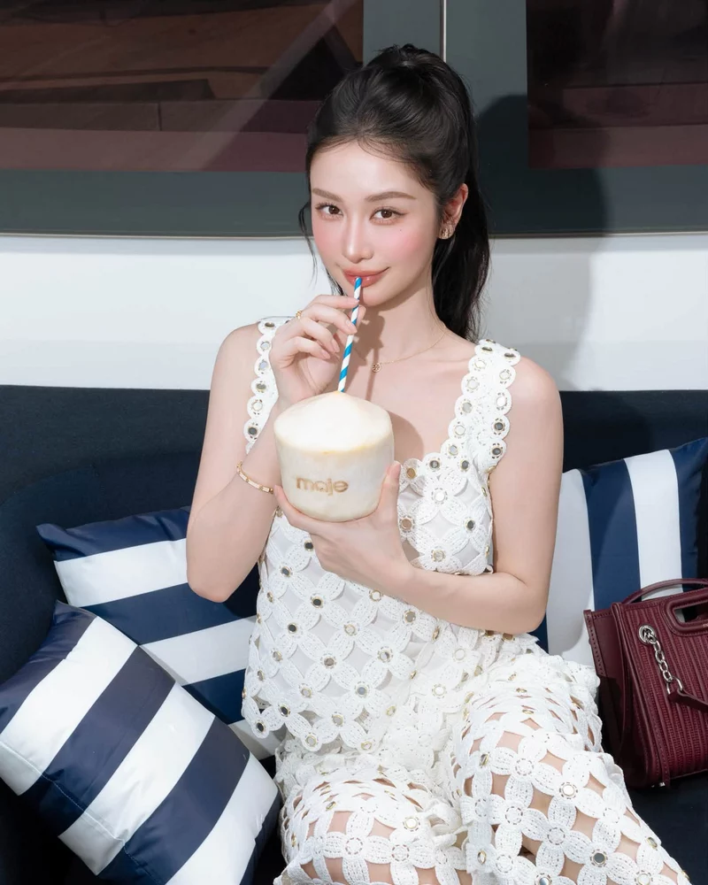 Ảnh Jun Vũ với vẻ đẹp thanh tú và phong thái nổi bật