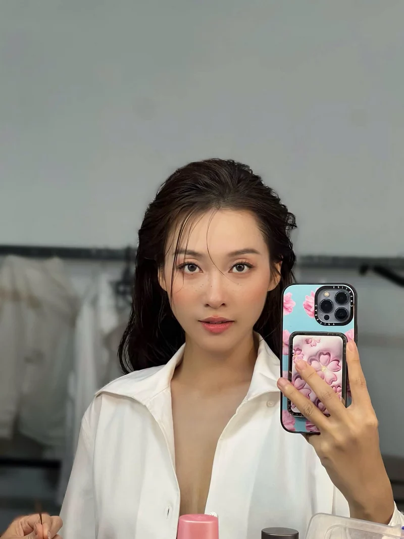 Ảnh Khả Ngân nổi bật với phong thái thanh lịch trước ống kính Ảnh Khả Ngân nổi bật với phong thái thanh lịch trước ống kính
