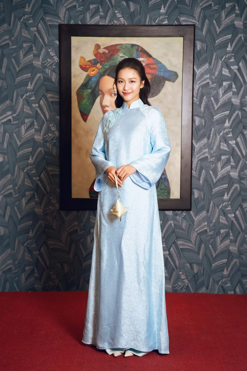 Ảnh Khả Ngân trong những khoảnh khắc đời thường tự nhiên Ảnh Khả Ngân trong những khoảnh khắc đời thường tự nhiên