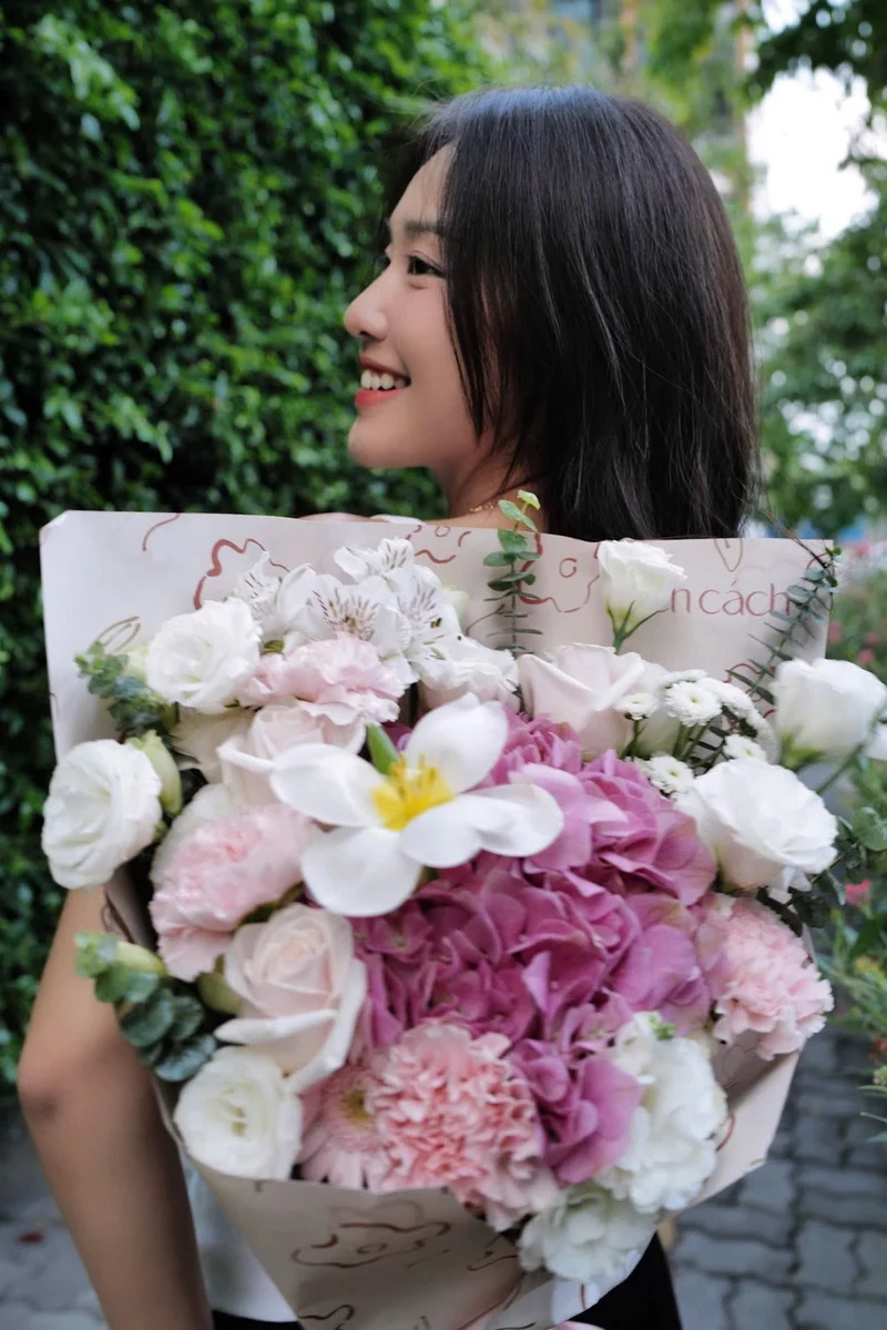 Ảnh Khả Ngân với thần thái chuyên nghiệp trong bộ ảnh đẹp Ảnh Khả Ngân với thần thái chuyên nghiệp trong bộ ảnh đẹp