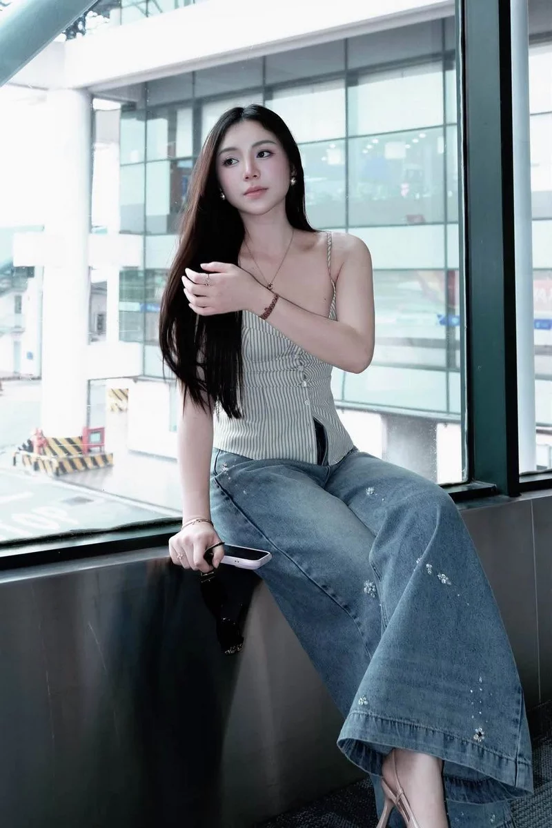 Quỳnh Kool khoe vẻ đẹp dịu dàng cùng ánh mắt đầy cảm xúc