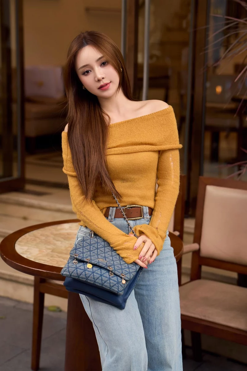 Quỳnh Kool nổi bật cùng ánh mắt trong trẻo và gương mặt thanh tú