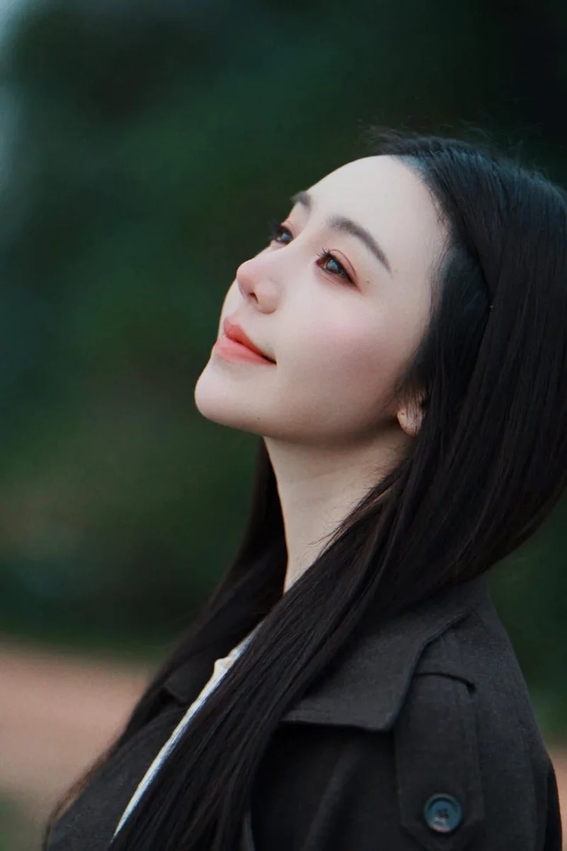 Quỳnh Kool tạo dáng chuyên nghiệp trong bộ ảnh thời trang