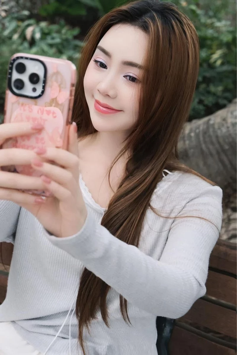 Quỳnh Kool trong khoảnh khắc đời thường tự nhiên và duyên dáng